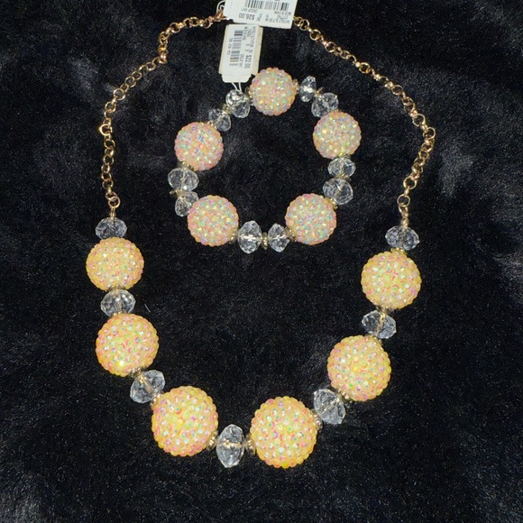 Elegant Gold and Crystal Beaded Necklace and Bracelet Set - Picture 1 of 3